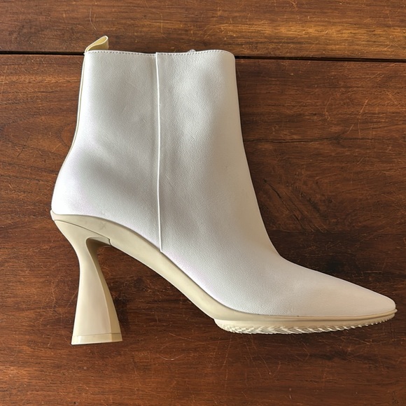 NWOT Cole Haan Cream Booties size 8 - Picture 1 of 5